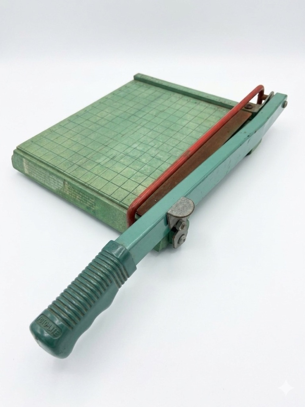 Premier Photo Materials Co. Guillotine Paper and Cardboard Cutter - Picture 5 of 5